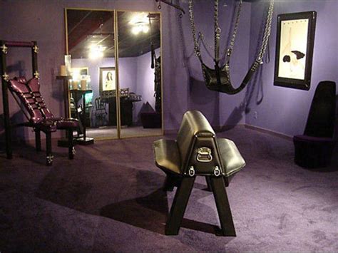 We have everything starting from something fairly simple and "vanilla" (in BDSM terms, that is) like femdom all the way too deeply disturbing clips featured in the Bizarre category. . Bdsm sites